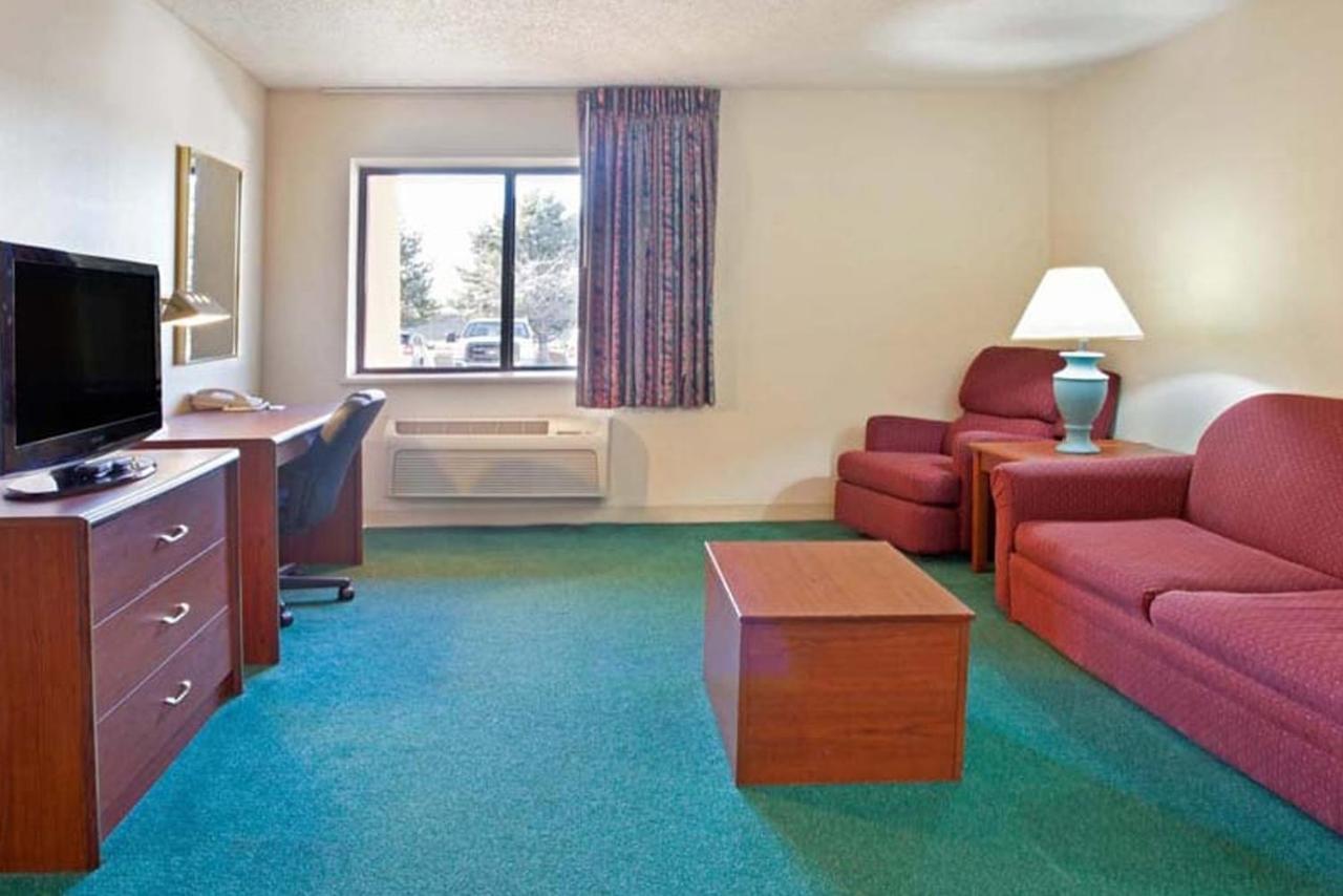 Norwood Inn & Suites Indianapolis East Post Drive Dış mekan fotoğraf