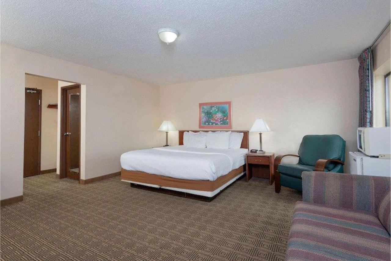 Norwood Inn & Suites Indianapolis East Post Drive Dış mekan fotoğraf
