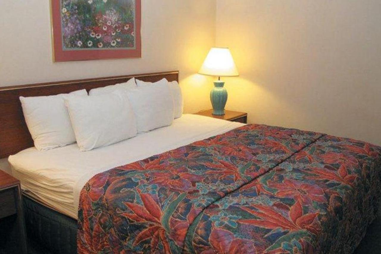 Norwood Inn & Suites Indianapolis East Post Drive Dış mekan fotoğraf