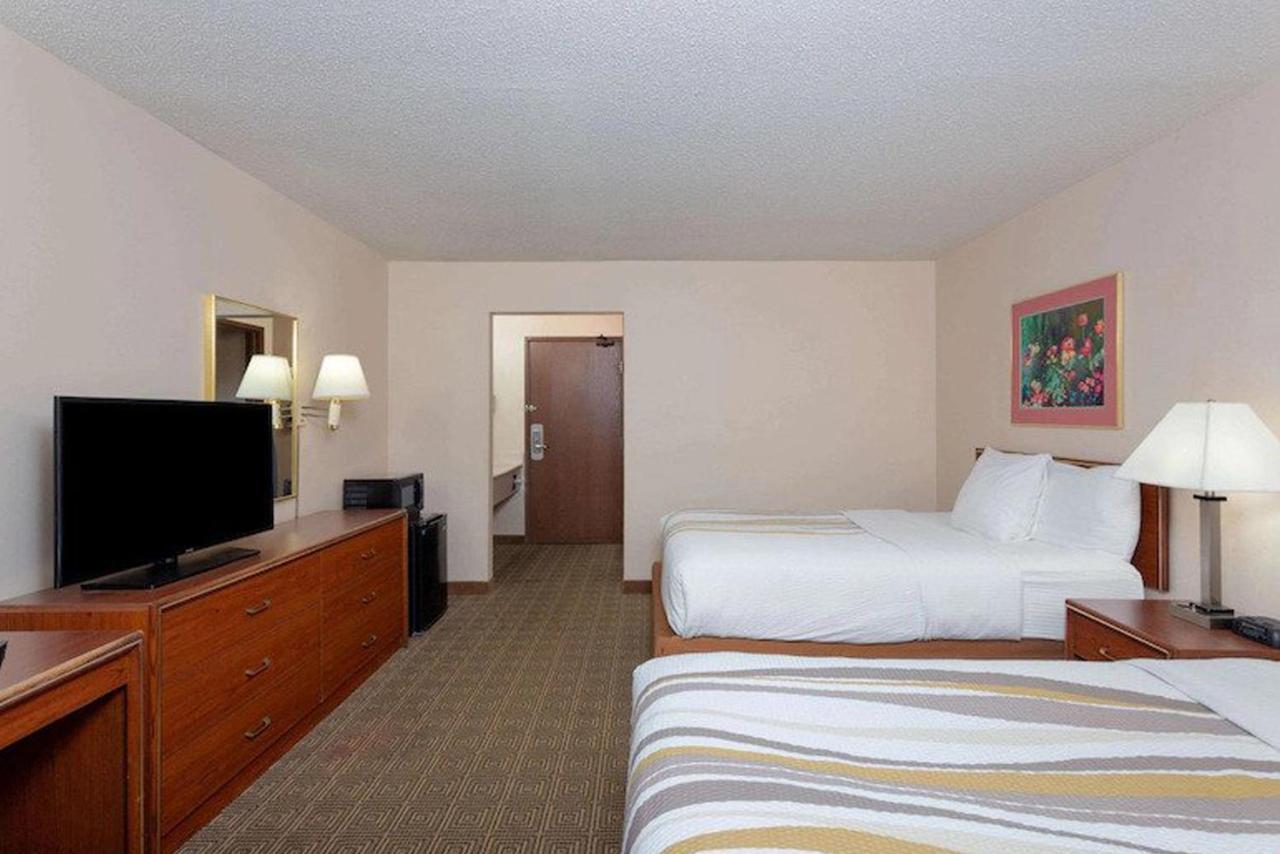Norwood Inn & Suites Indianapolis East Post Drive Dış mekan fotoğraf