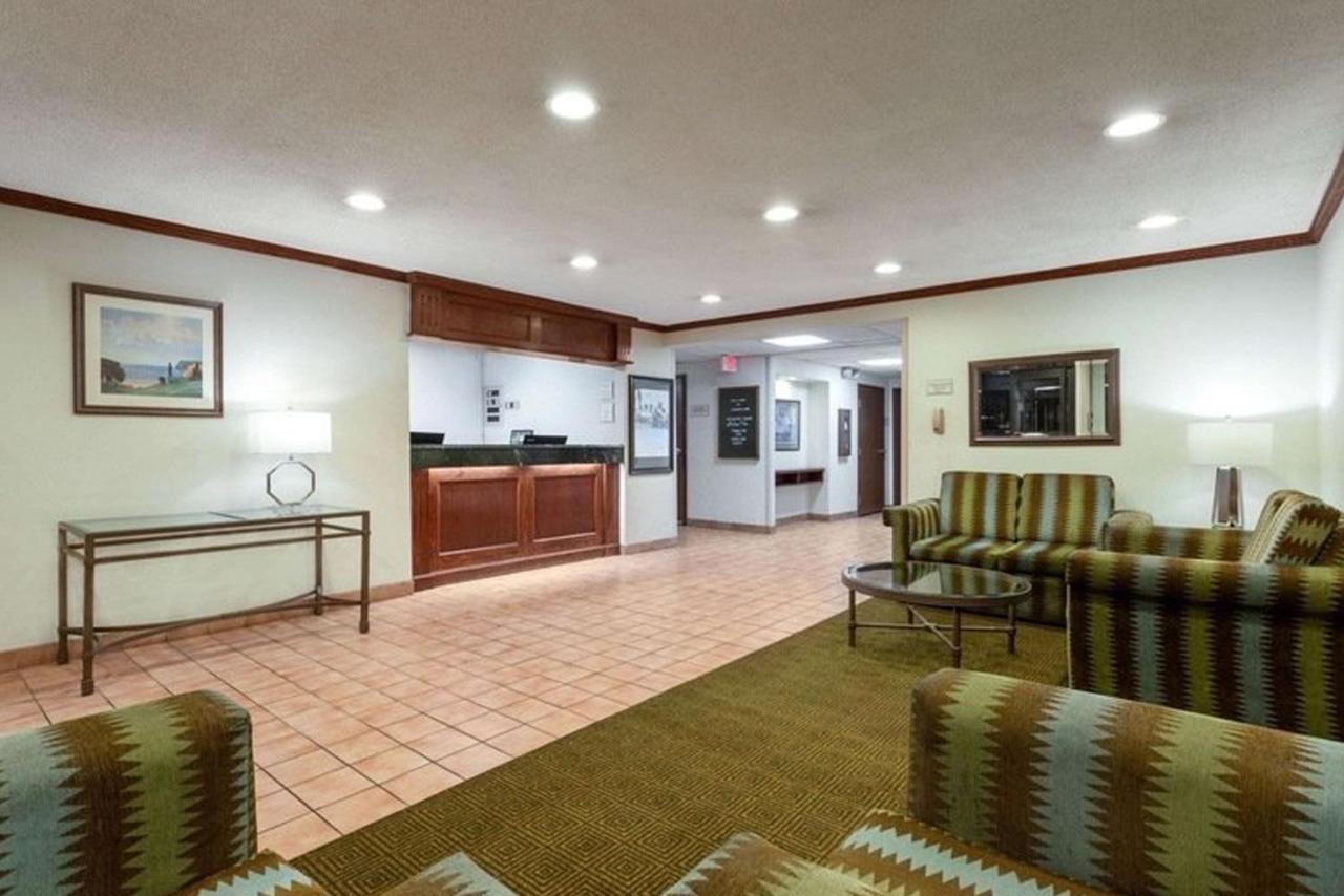 Norwood Inn & Suites Indianapolis East Post Drive Dış mekan fotoğraf