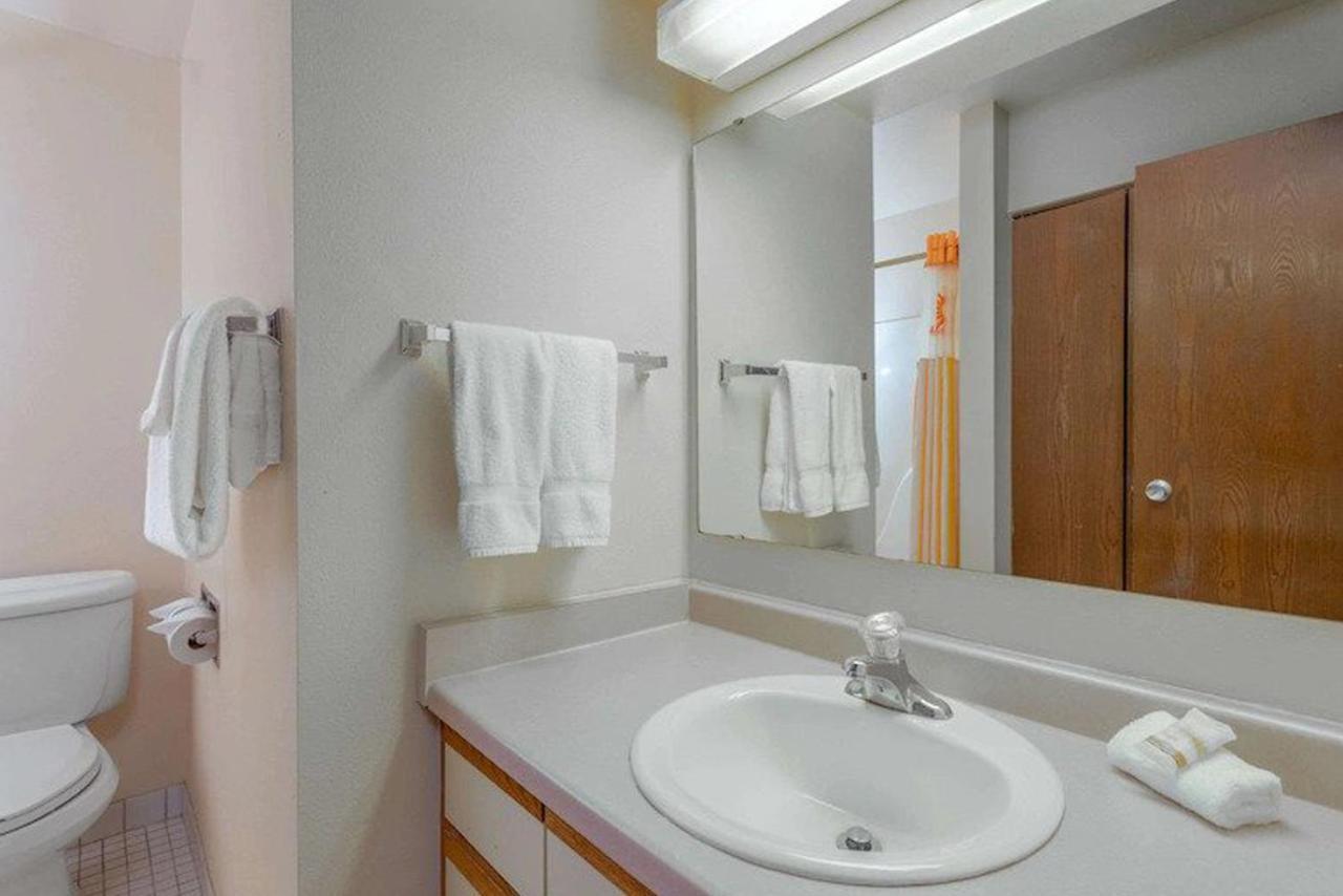 Norwood Inn & Suites Indianapolis East Post Drive Dış mekan fotoğraf