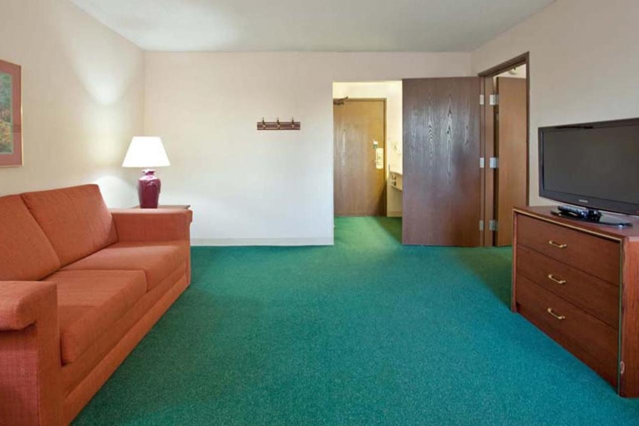 Norwood Inn & Suites Indianapolis East Post Drive Dış mekan fotoğraf