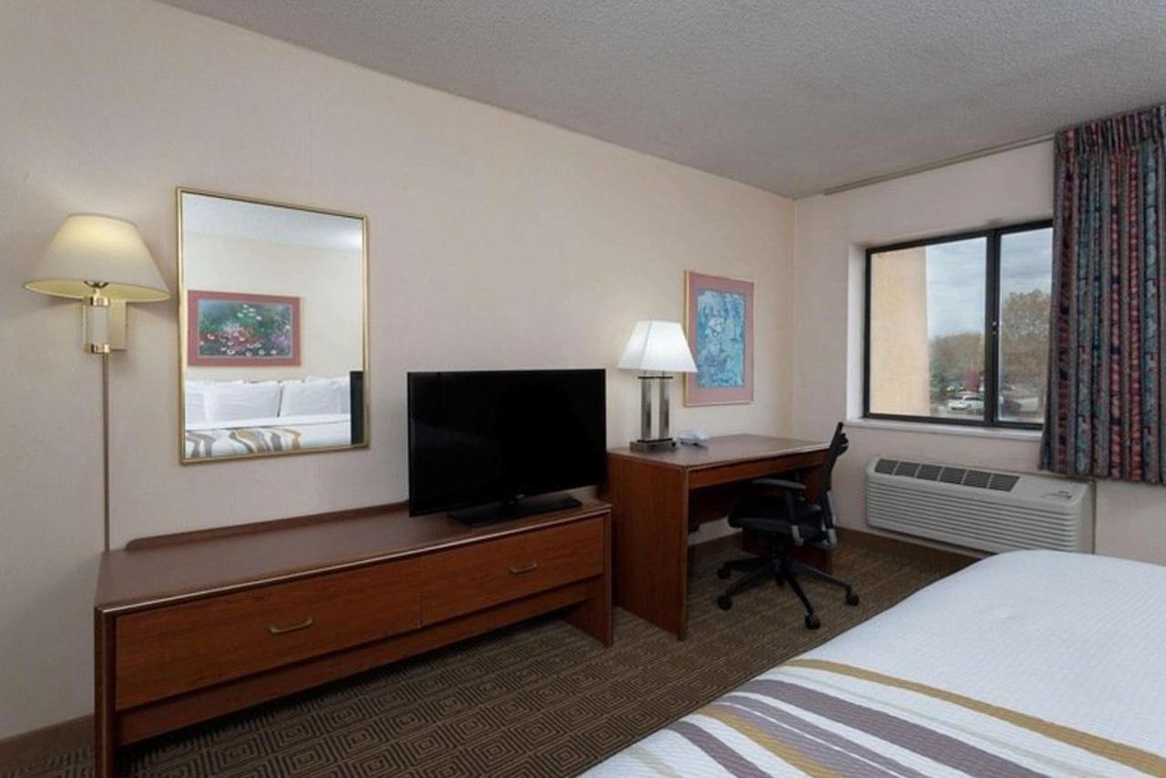 Norwood Inn & Suites Indianapolis East Post Drive Dış mekan fotoğraf