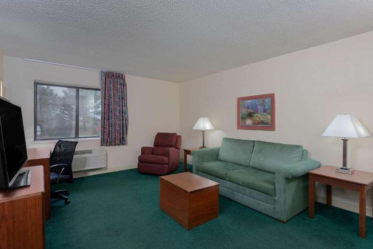 Norwood Inn & Suites Indianapolis East Post Drive Dış mekan fotoğraf