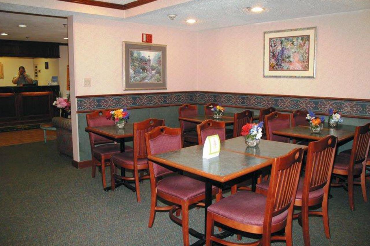 Norwood Inn & Suites Indianapolis East Post Drive Dış mekan fotoğraf