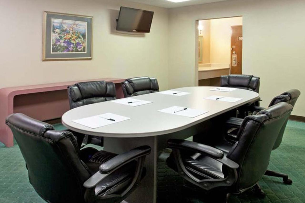 Norwood Inn & Suites Indianapolis East Post Drive Dış mekan fotoğraf