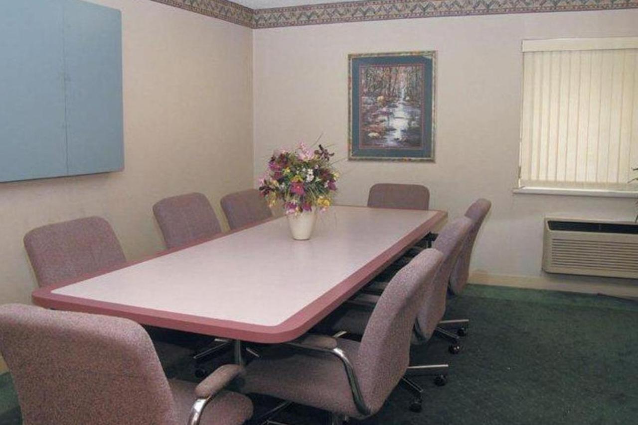 Norwood Inn & Suites Indianapolis East Post Drive Dış mekan fotoğraf