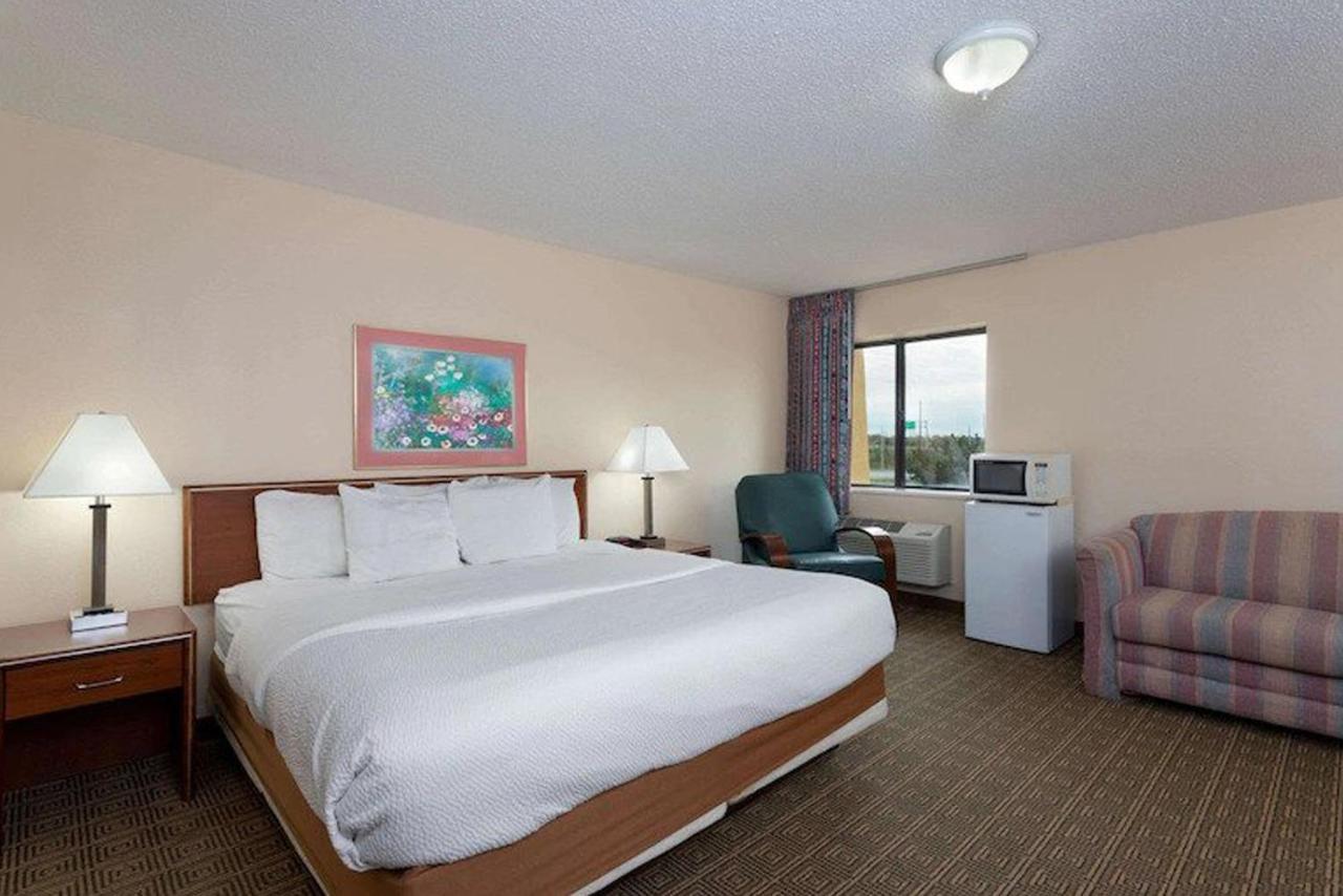 Norwood Inn & Suites Indianapolis East Post Drive Dış mekan fotoğraf